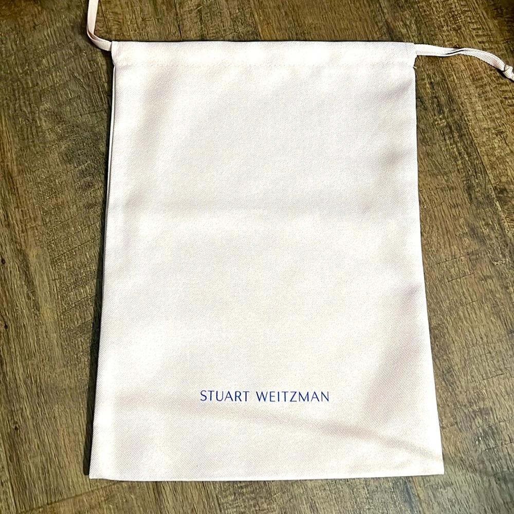 Stuart Weisman discovers